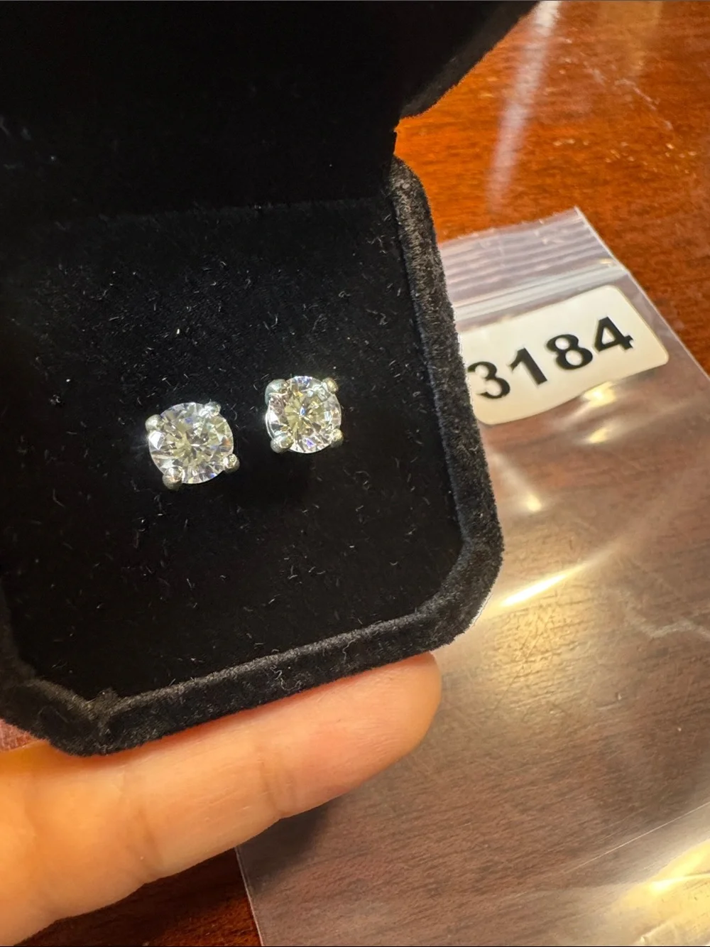 3184-Swarovski Crystal Element post‎ earrings,velvet box included